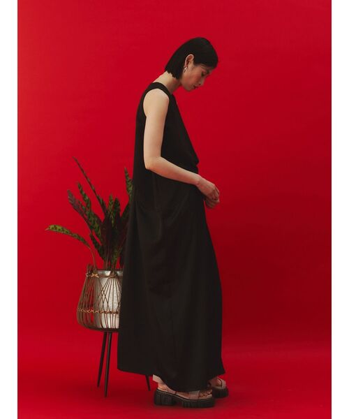 UN3D.(アンスリード)の「CLIONE LINE OP / クリオネラインワンピース(ワンピース・レディース・ブラック/カーキ・36/38)」の5枚目の写真