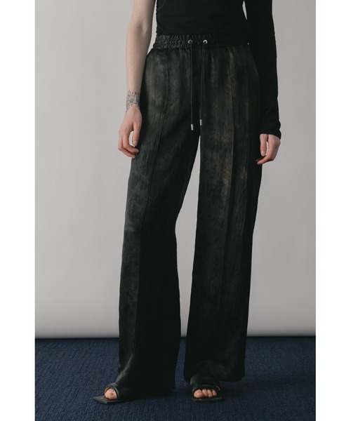 CINOH（チノ）の「SATIN PRINT RELAX PANTS（その他パンツ・レディース・ピンクベージュ/ブラック・36/38/34）」の2枚目の写真