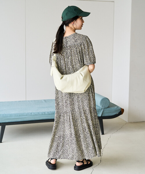 FREAK'S STORE(フリークスストア)の「限定展開 花柄 マキシ 半袖 ワンピース(ワンピース・レディース・レッド/グリーン/ブラック/ネイビー/イエロー/ベージュ・SMALL/MEDIUM)」の19枚目の写真