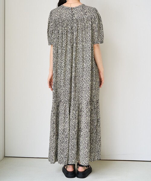 新品タグ付き　23区　半袖ワンピース　花柄　ブラック　　マキシ丈 洗える】アンティークフラワープリント ワンピース （ロング