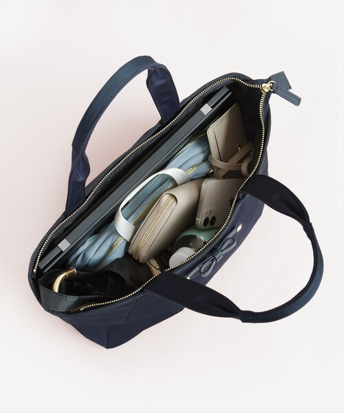 TOCCA(トッカ)の「JOLIE KNOT NYLONTOTE トートバッグ(トートバッグ・レディース・ブラック系/ベージュ系/ネイビー系・F)」の8枚目の写真