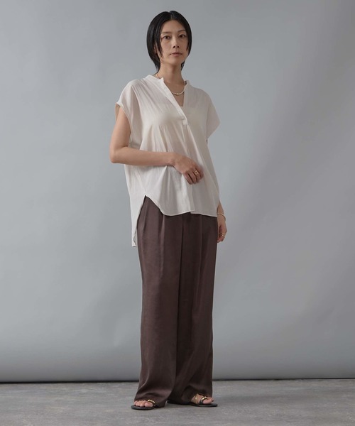 Liesse（リエス）の「バックギャザーブラウス（シャツ/ブラウス・レディース・ホワイト/ブラウン/イエロー/グレイッシュベージュ・FREE）」の5枚目の写真