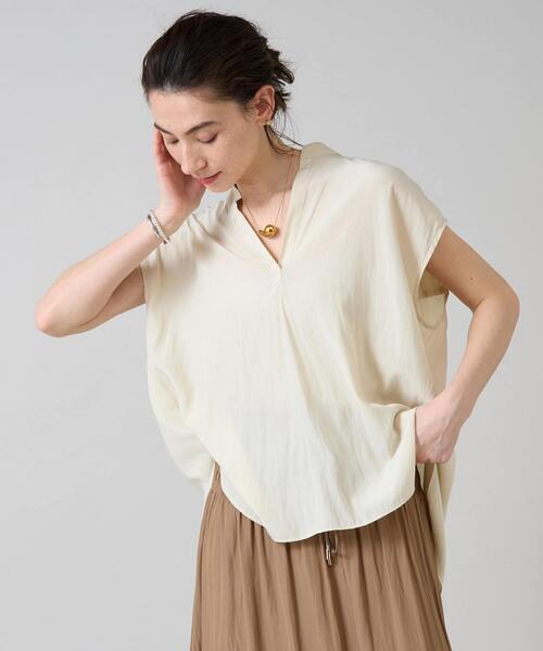 Liesse（リエス）の「バックギャザーブラウス（シャツ/ブラウス・レディース・ホワイト/ブラウン/イエロー/グレイッシュベージュ・FREE）」の8枚目の写真