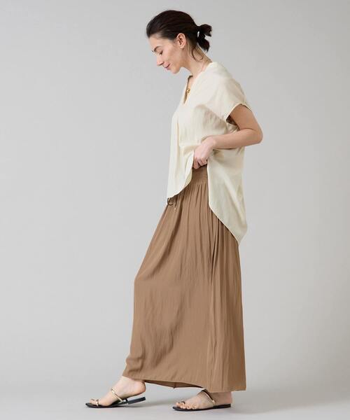 Liesse（リエス）の「バックギャザーブラウス（シャツ/ブラウス・レディース・ホワイト/ブラウン/イエロー/グレイッシュベージュ・FREE）」の11枚目の写真