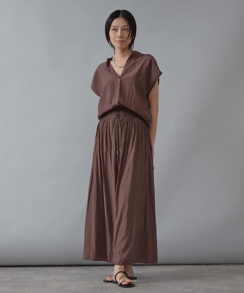 Liesse（リエス）の「バックギャザーブラウス（シャツ/ブラウス・レディース・ホワイト/ブラウン/イエロー/グレイッシュベージュ・FREE）」の15枚目の写真