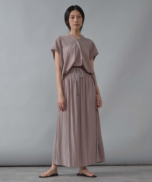 Liesse（リエス）の「バックギャザーブラウス（シャツ/ブラウス・レディース・ホワイト/ブラウン/イエロー/グレイッシュベージュ・FREE）」の20枚目の写真