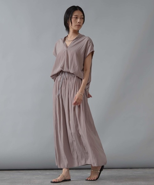 Liesse（リエス）の「バックギャザーブラウス（シャツ/ブラウス・レディース・ホワイト/ブラウン/イエロー/グレイッシュベージュ・FREE）」の22枚目の写真