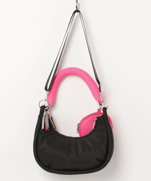 COMMON WARE(コモンウェアー)の「EM:cheek チーク round 2WAY shoulder ラウンド2WAYショルダーバッグ(ショルダーバッグ・レディース・グレー/ブラック/ホワイト・FREE)」の4枚目の写真