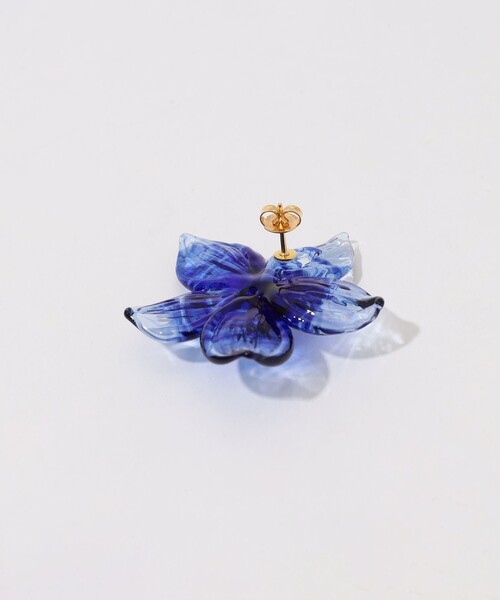 【関税込み】LEVENS JEWELS ブラック Hibiscus ピアス LEVENS JEWELSのブラック Hibiscus ピアスがセール中