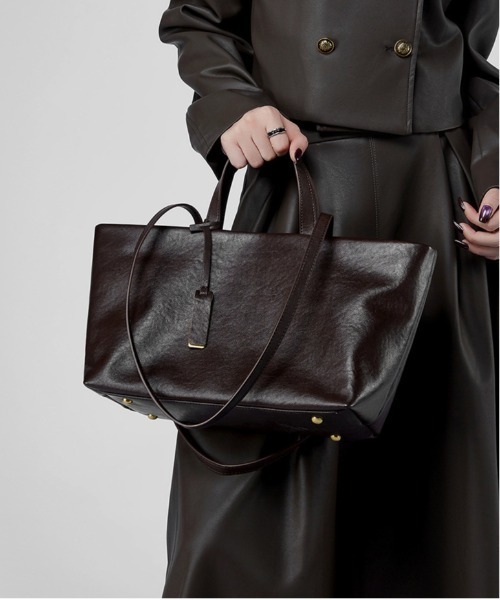 NiiNa(ニーナ)の「【 NiiNa / ニーナ 】高品質牛革2wayシックワンハンドルトートバッグ(トートバッグ・レディース・ブラウン/ダークブラウン/ブラック・FREE)」の4枚目の写真