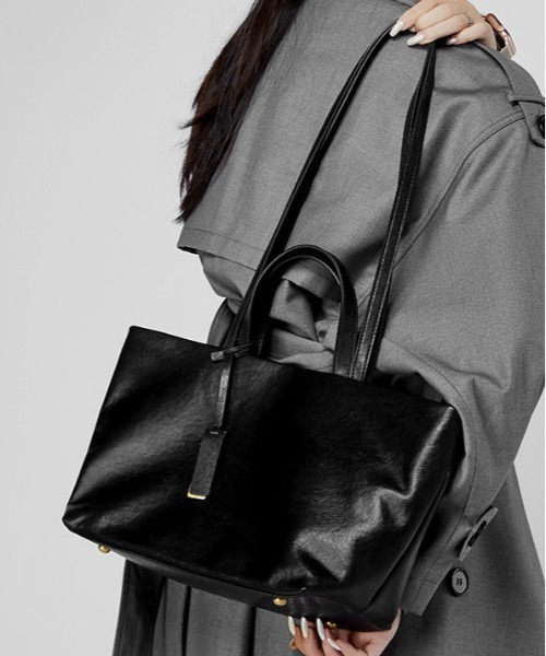 NiiNa(ニーナ)の「【 NiiNa / ニーナ 】高品質牛革2wayシックワンハンドルトートバッグ(トートバッグ・レディース・ブラウン/ダークブラウン/ブラック・FREE)」の18枚目の写真