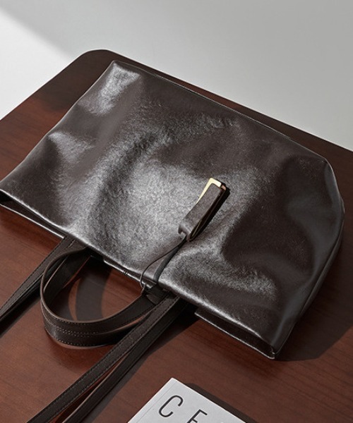 NiiNa(ニーナ)の「【 NiiNa / ニーナ 】高品質牛革2wayシックワンハンドルトートバッグ(トートバッグ・レディース・ブラウン/ダークブラウン/ブラック・FREE)」の20枚目の写真