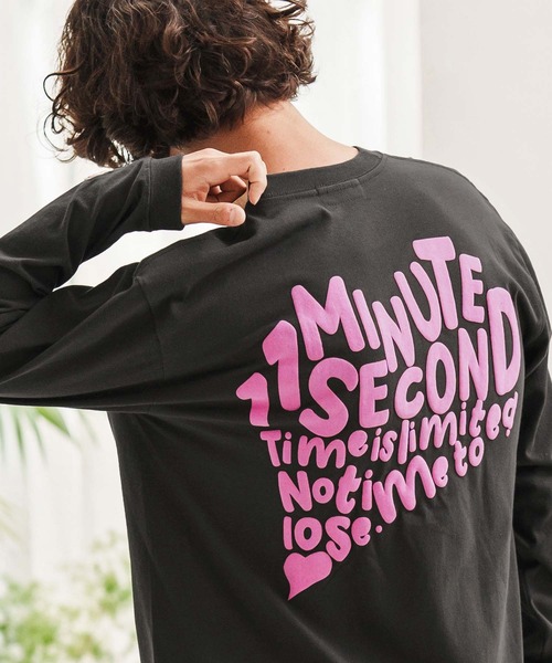 1minute 1second(ワンミニットワンセカンド)の「mlt5294-long sleeve cut&sew with foam print (big PAVE heart) ロングスリーブカットソー(Tシャツ/カットソー・メンズ・チャコール/ブラック/ホワイト・S/M/L/XL)」の3枚目の写真