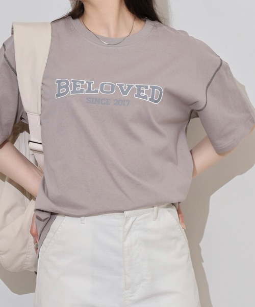 Arinomama(アリノママ)の「カレッジロゴ風ワイドTシャツ(Tシャツ/カットソー・レディース・グレイッシュベージュ/スミクロ/ブラック/オフホワイト・FREE)」の1枚目の写真