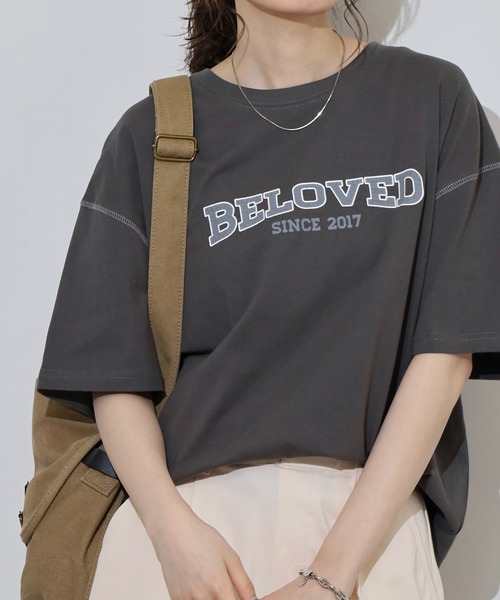 Arinomama(アリノママ)の「カレッジロゴ風ワイドTシャツ(Tシャツ/カットソー・レディース・グレイッシュベージュ/スミクロ/ブラック/オフホワイト・FREE)」の6枚目の写真