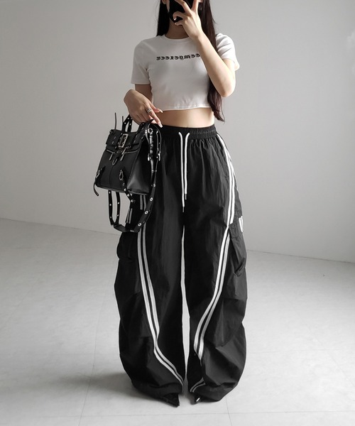 me+em select（ミームセレクト）の「【 ３color ／裾絞り可能２WAY 】サイドラインナイロンタックカーゴワイドパンツ ／ side line nylon tuck cargo wide pants（その他パンツ・レディース・ホワイト/グレー/ブラック・FREE）」の18枚目の写真