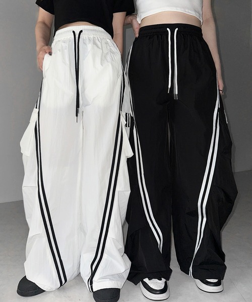 me+em select（ミームセレクト）の「【 ３color ／裾絞り可能２WAY 】サイドラインナイロンタックカーゴワイドパンツ ／ side line nylon tuck cargo wide pants（その他パンツ・レディース・ホワイト/グレー/ブラック・FREE）」の4枚目の写真