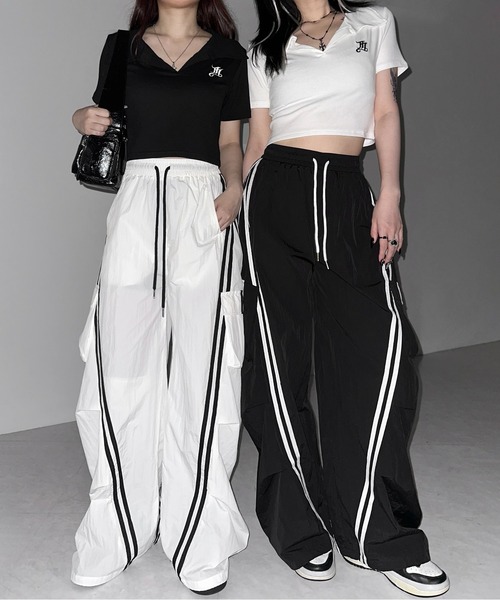 me+em select（ミームセレクト）の「【 ３color ／裾絞り可能２WAY 】サイドラインナイロンタックカーゴワイドパンツ ／ side line nylon tuck cargo wide pants（その他パンツ・レディース・ホワイト/グレー/ブラック・FREE）」の6枚目の写真