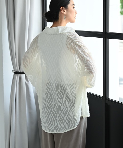 STYLE DELI（スタイルデリ）の「【BLK001】テクスチャー素材シアーシャツ（シャツ/ブラウス・レディース・アイボリー・FREE）」の3枚目の写真