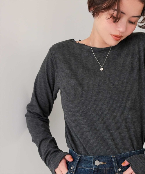 titivate(ティティベイト)の「リブカットソーメローデザイントップス(Tシャツ/カットソー・レディース・イエロー/オフホワイト/ネイビー/チャコール/ホワイト系その他/レッド・L/M/S)」の21枚目の写真