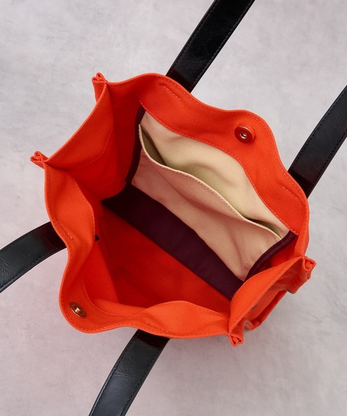 LANVIN en Bleu（ランバンオンブルー）の「ロゴポリエステルキャンバストートバッグ（トートバッグ・レディース・オフホワイト/ブラック/オレンジ/イエロー/ブラウン・FREE）」の12枚目の写真