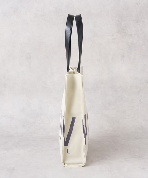 LANVIN en Bleu（ランバンオンブルー）の「ロゴポリエステルキャンバストートバッグ（トートバッグ・レディース・オフホワイト/ブラック/オレンジ/イエロー/ブラウン・FREE）」の6枚目の写真