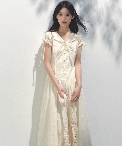 パラスパレス　美品刺繍長袖ワンピース パラスパレス 刺繍が可愛いクルーネックワンピース 【即納】華やかで