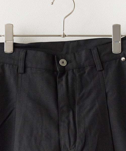 Theater code(シアターコード)の「Half cargo pants with studded design/スタッズデザイン ハーフカーゴパンツ(カーゴパンツ・メンズ・ブラック・M/L)」の4枚目の写真