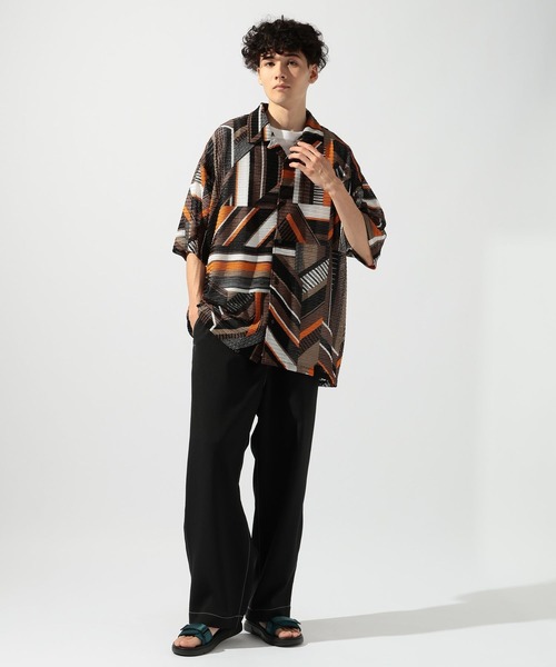 niko and...（ニコアンド）の「幾何学柄透かしシャツ（シャツ/ブラウス・メンズ・ブラウン/グリーン/ブルー・MEDIUM/LARGE）」の7枚目の写真