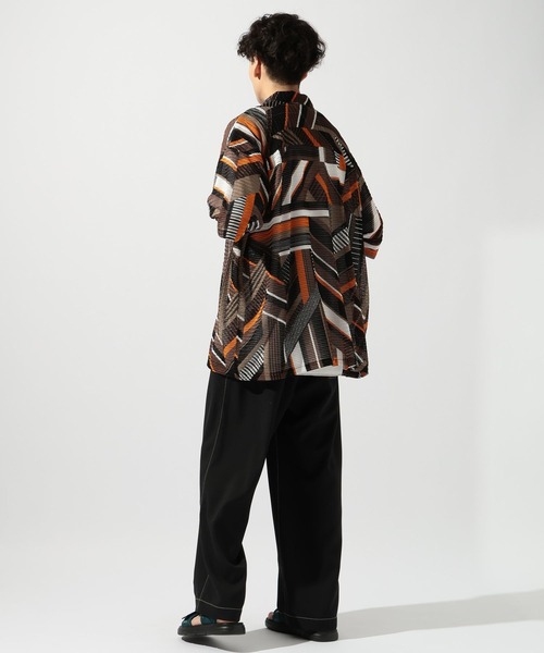 niko and...（ニコアンド）の「幾何学柄透かしシャツ（シャツ/ブラウス・メンズ・ブラウン/グリーン/ブルー・MEDIUM/LARGE）」の8枚目の写真