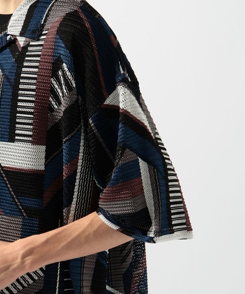 niko and...（ニコアンド）の「幾何学柄透かしシャツ（シャツ/ブラウス・メンズ・ブラウン/グリーン/ブルー・MEDIUM/LARGE）」の12枚目の写真