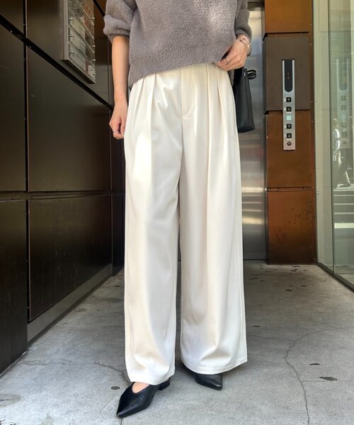 Jena espace merveilleux（ジェナ　エスパスメルヴェイユ）の「【サイズ展開あり】ループ付きトロミワイドパンツ（その他パンツ・レディース・グレー/アイボリー/ブラック・1/2）」の16枚目の写真