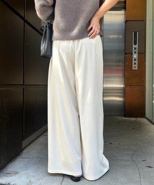 Jena espace merveilleux（ジェナ　エスパスメルヴェイユ）の「【サイズ展開あり】ループ付きトロミワイドパンツ（その他パンツ・レディース・グレー/アイボリー/ブラック・1/2）」の20枚目の写真