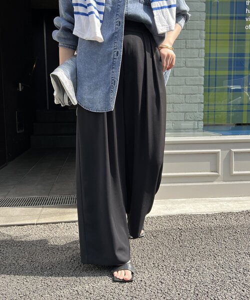 Jena espace merveilleux（ジェナ　エスパスメルヴェイユ）の「【サイズ展開あり】ループ付きトロミワイドパンツ（その他パンツ・レディース・グレー/アイボリー/ブラック・1/2）」の4枚目の写真