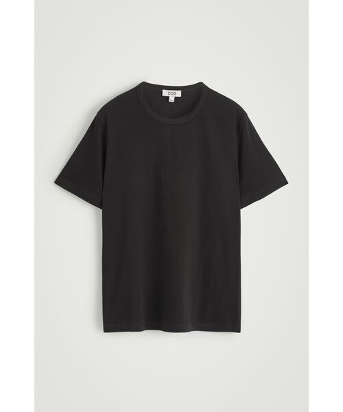 COS(コス)の「ライトウェイト ブラッシュドコットンTシャツ(Tシャツ/カットソー・メンズ・ネイビー/ブラック/バーガンディー/ベージュ/ダークベージュ・XL/M/XS/S/L)」の9枚目の写真