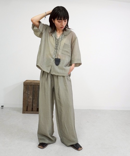 gossara(ゴサラ)の「艶シアー半袖シャツ(シャツ/ブラウス・レディース・ライトグレー/ブラウン/チャコール・FREE)」の7枚目の写真
