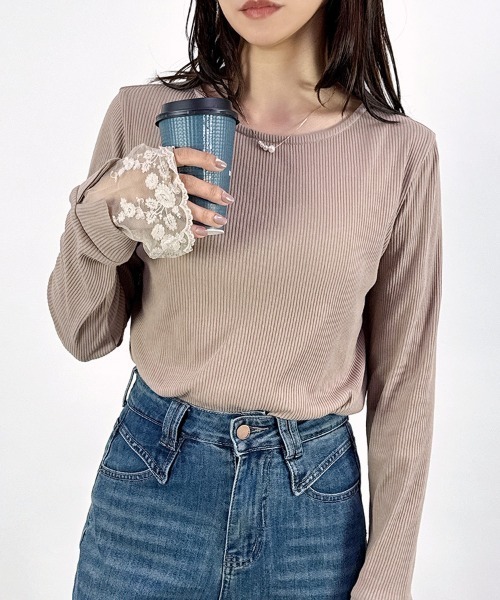 CLOTHY（クロシィ）の「【手元に咲く、レースの魔法】テレコ長袖レース使いトップス 秋服（Tシャツ/カットソー・レディース・モカ/ブラック/ブラウン/その他/アイボリー・MEDIUM/LARGE）」の7枚目の写真