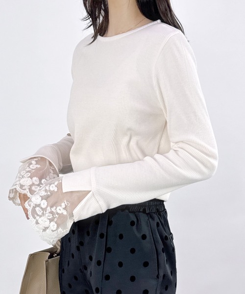 CLOTHY（クロシィ）の「【手元に咲く、レースの魔法】テレコ長袖レース使いトップス 秋服（Tシャツ/カットソー・レディース・モカ/ブラック/ブラウン/その他/アイボリー・MEDIUM/LARGE）」の8枚目の写真