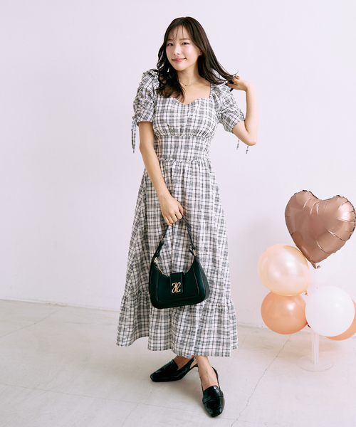 Mi-je(ミジェ)の「袖シャーリングワンピース【韓国ファッション】(シャツワンピース・レディース・オフホワイト/カラフル・F)」の2枚目の写真