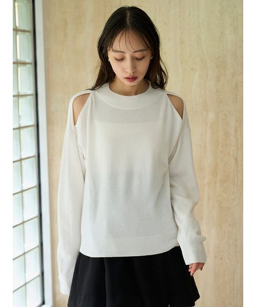 SNIDEL(スナイデル)の「コールドショルダープルオーバー(ニット/セーター・レディース・ラベンダー/ブラウン/ブラック/アイボリー・F)」の5枚目の写真