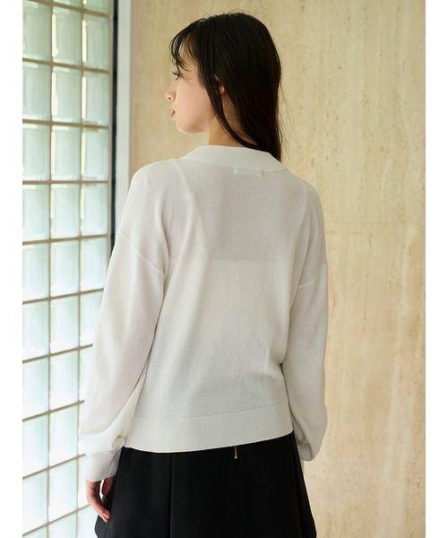 SNIDEL(スナイデル)の「コールドショルダープルオーバー(ニット/セーター・レディース・ラベンダー/ブラウン/ブラック/アイボリー・F)」の6枚目の写真