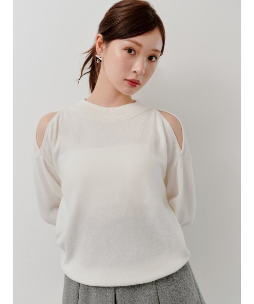 SNIDEL(スナイデル)の「コールドショルダープルオーバー(ニット/セーター・レディース・ラベンダー/ブラウン/ブラック/アイボリー・F)」の2枚目の写真