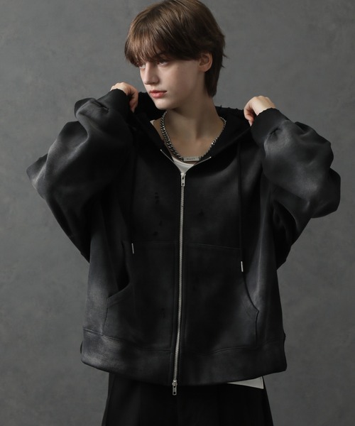 ELLUV（エルブ）の「【ELLUV/エルヴ】ヴィンテージフェード＆ダメージ加工 ショートジップアップパーカー（パーカー・メンズ・ブラック/ブラック系その他/ホワイト系その他・S/M/L）」の5枚目の写真