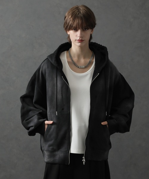 ELLUV（エルブ）の「【ELLUV/エルヴ】ヴィンテージフェード＆ダメージ加工 ショートジップアップパーカー（パーカー・メンズ・ブラック/ブラック系その他/ホワイト系その他・S/M/L）」の7枚目の写真