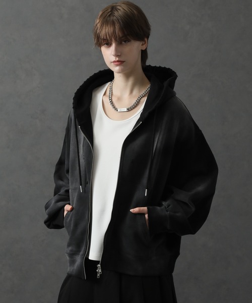 ELLUV（エルブ）の「【ELLUV/エルヴ】ヴィンテージフェード＆ダメージ加工 ショートジップアップパーカー（パーカー・メンズ・ブラック/ブラック系その他/ホワイト系その他・S/M/L）」の9枚目の写真