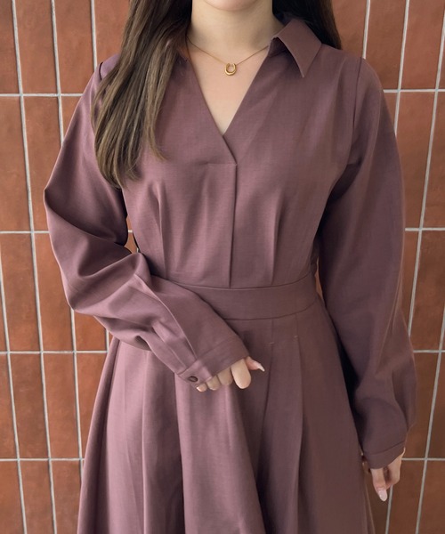 MISCH MASCH（ミッシュマッシュ）の「WEB限定 スキッパ―タックワンピース（ワンピース・レディース・チャコールグレー/ワイン・ﾌﾘ-）」の3枚目の写真