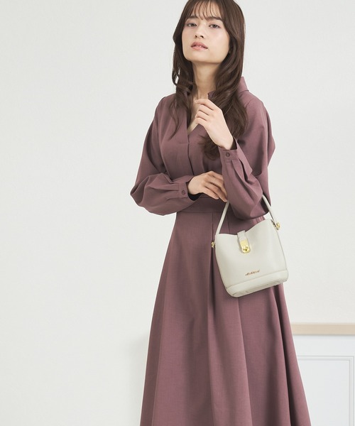 MISCH MASCH（ミッシュマッシュ）の「WEB限定 スキッパ―タックワンピース（ワンピース・レディース・チャコールグレー/ワイン・ﾌﾘ-）」の21枚目の写真