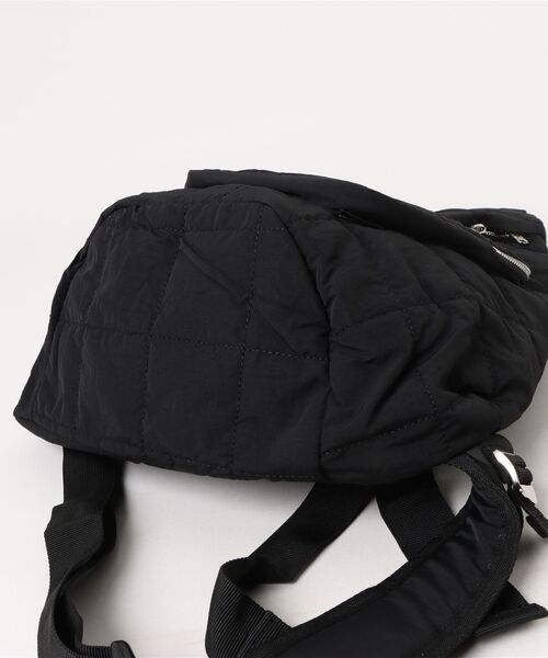 ADAM PATEK(アダムパテック)の「《ADAMPATEK》square quilt sling bag(ボディバッグ/ウエストポーチ・メンズ・ブラック/グレー・FREE)」の21枚目の写真