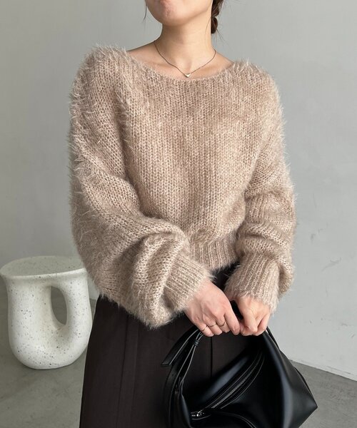 CAPRICIEUX LE'MAGE（カプリシューレマージュ）の「フェザーラウンドプルオーバー（ニット/セーター・レディース・グレー/ベージュ/ピンク・FREE）」の2枚目の写真