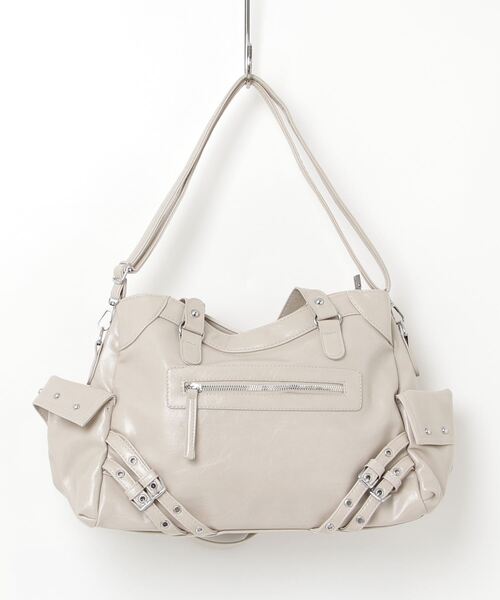 TITTY&CO.（ティティーアンドコー）の「フェイクレザーベルトデザインショルダーバッグ（ショルダーバッグ・レディース・ホワイト/アイボリー/ブラック/ワインレッド・FREE）」の3枚目の写真